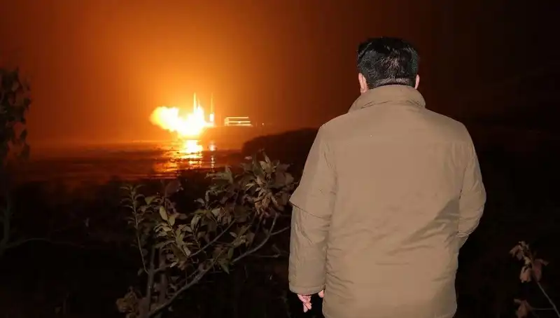Kuzey Kore'nin Silahlanma Yarışı: Amerikalılar Neden Bedelini Ödüyor?