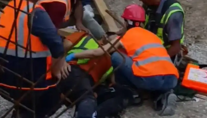Adana'da İnşaat Kazasında İki İşçi Yaralandı: Olayın Bilgileri Ortaya Çıktı