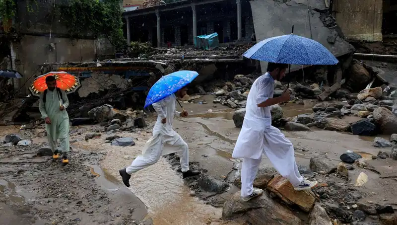 Pakistan'ı Vuran Sel Felaketi: DSÖ'den Acil Tıbbi Malzeme Yardımı