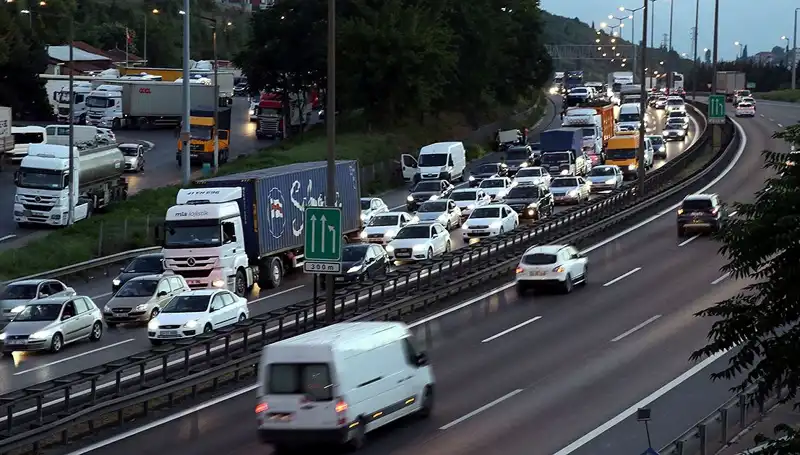 Bayram Öncesi O Yolda Yüksek Trafik ve Yasak Uygulaması Başlıyor