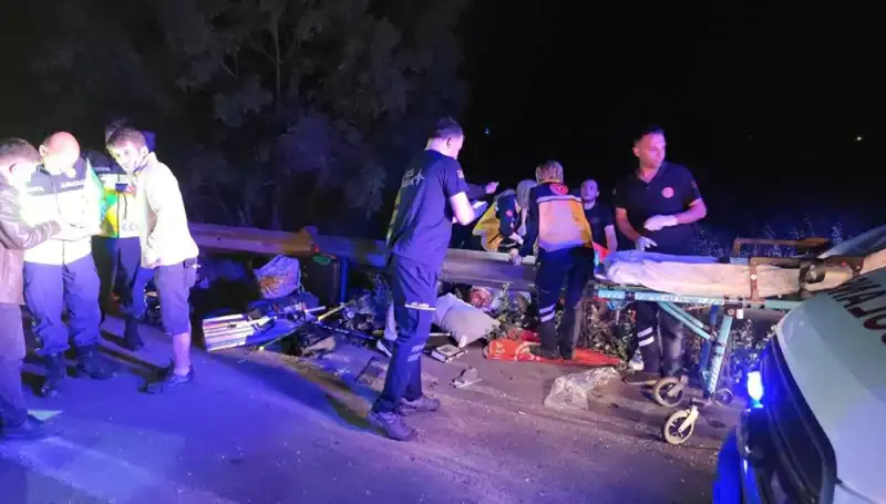 Minibüs Kazası: Savrulan Yolcuların Dramı ve Hayatta Kalma Mücadelesi