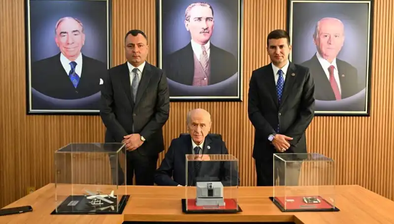 MHP Lideri Bahçeli, Ülkü Ocakları’na Ziyaret Gerçekleştirdi: Siyasi Mesajlar Verildi