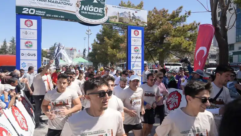 Niğde Yarı Maratonu'nda 518 Sporcu Start Aldı: Rekor Katılım!