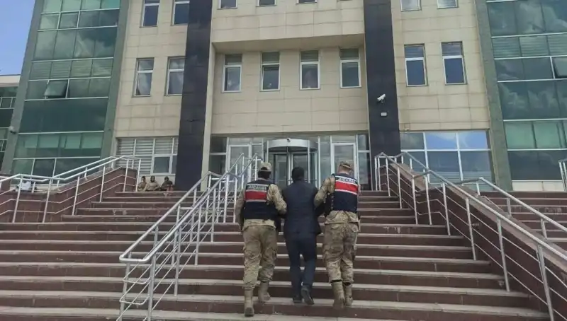 Hapis Cezasıyla Aranan Şahıs Saklandığı Yerde Yakalandı: Olayın Detayları
