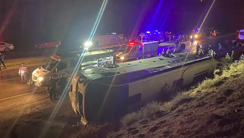 İşçi Servisi Şarampole Devrildi: Korkunç Kaza 23 Yaralı