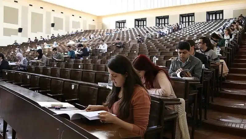 Üniversite Kayıtları İçin Son Gün: Geleceğinizi Şekillendirin!